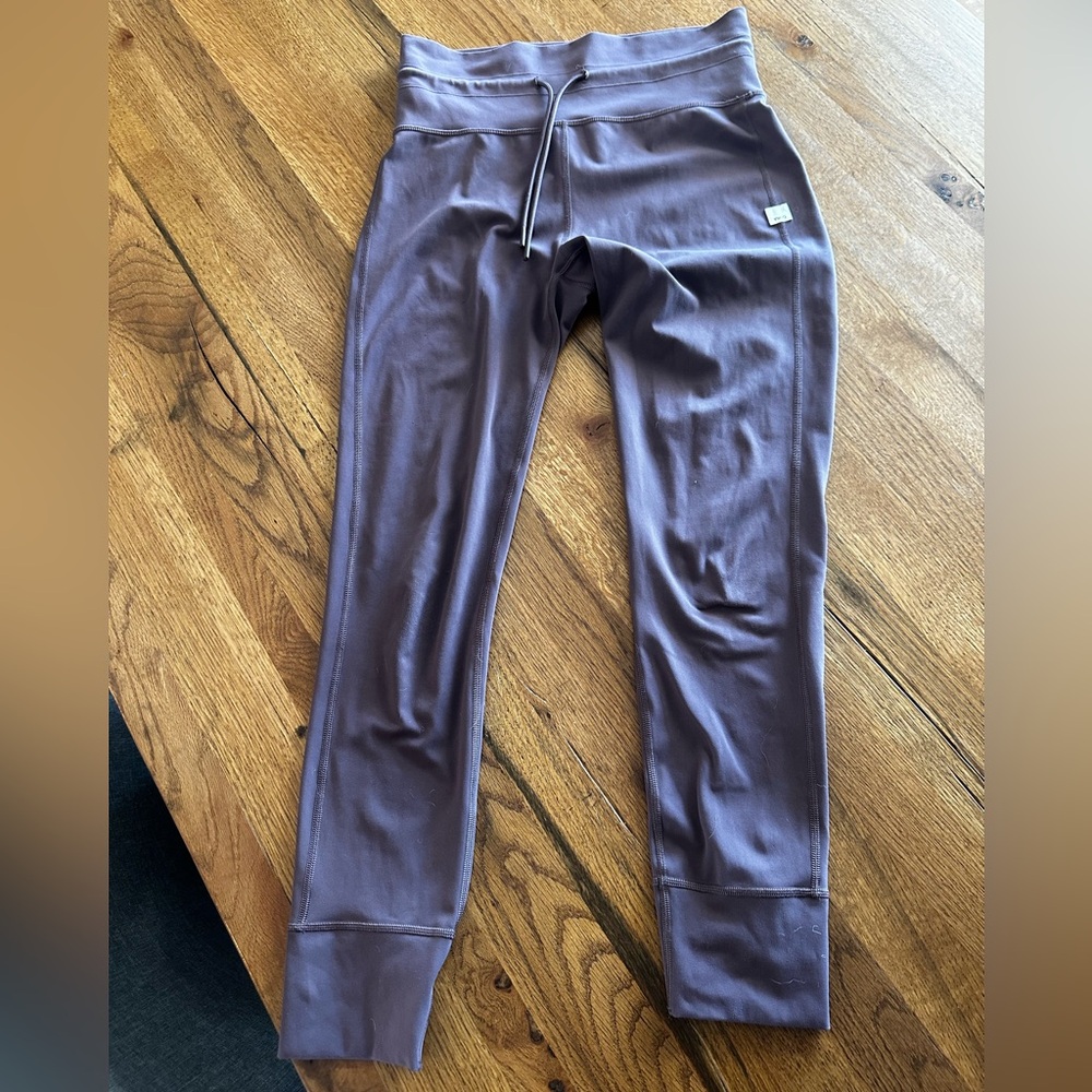 Vuori Daily Leggings-Medium